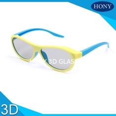 Ενήλικος παθητικός γραμμικός πολωμένος φακός γυαλιών κινηματογράφων τρισδιάστατος με το μπλε/κίτρινο χρώμα