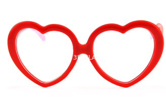 Τα προσαρμοσμένα πλαστικά γυαλιά διάθλασης με την καρδιά διαμορφώνουν το κόκκινο πλαίσιο